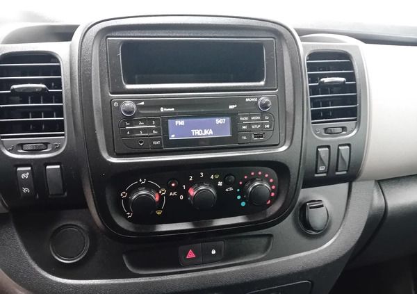 Renault Trafic cena 69900 przebieg: 105000, rok produkcji 2015 z Jędrzejów małe 436